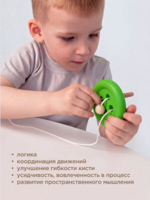 Развивающая игра "Шнуровка:Пуговка" зеленая